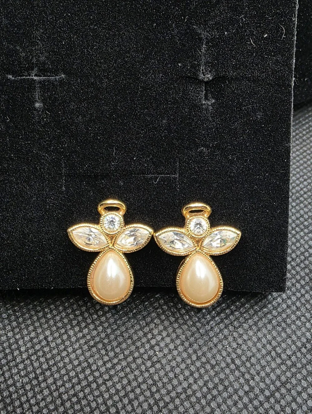 Vintage 90s Avon Guardian Angel Rhinestone Pearl Gold Tone Clip On Earrings